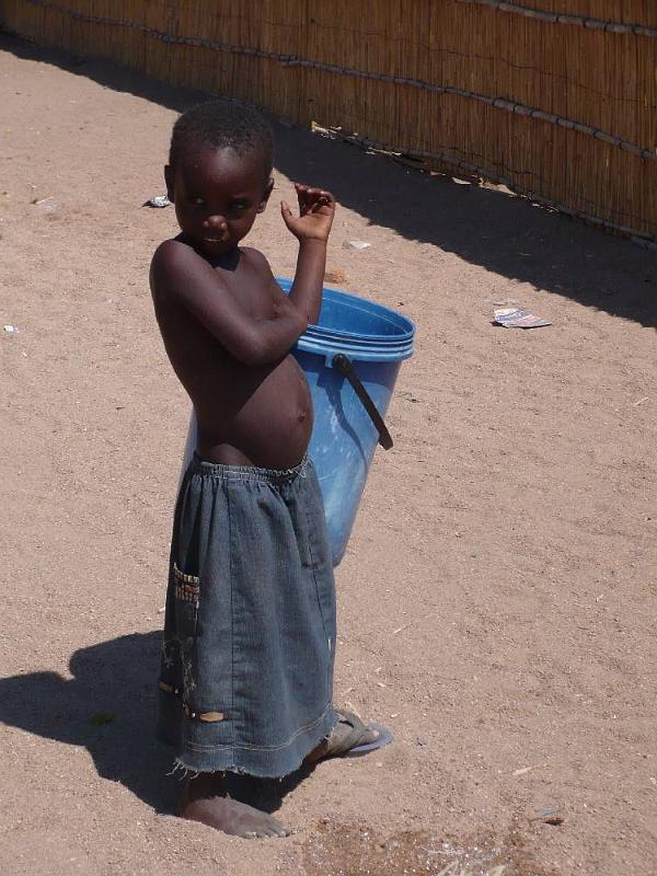 image031.JPG - Malawi-Girl