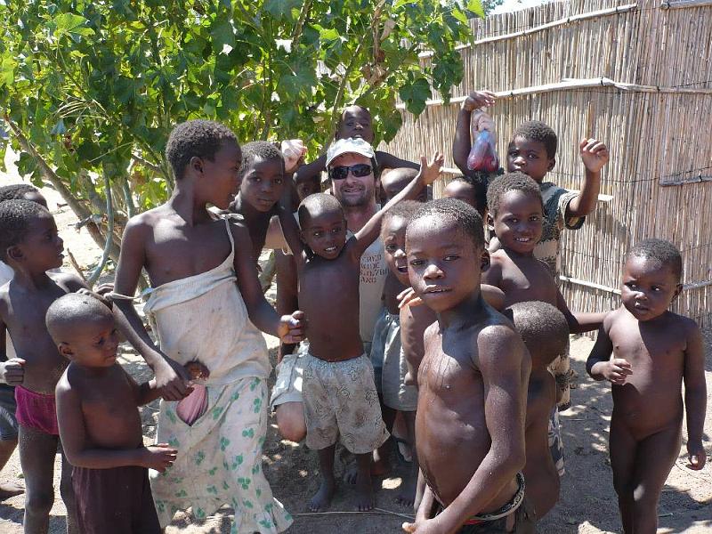 image034.JPG - viele neue Freunde - und alle wollen aufs Foto!