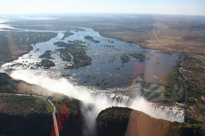 sambiaB025.jpg - die Fälle mit dem Sambesi-Fluss