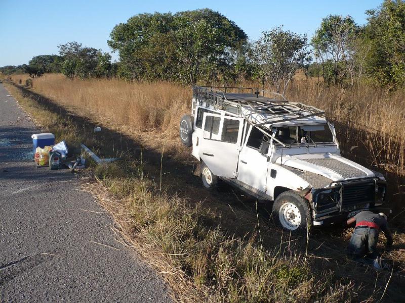 sambiaC019B.jpg - unser Landrover nach dem Unfall