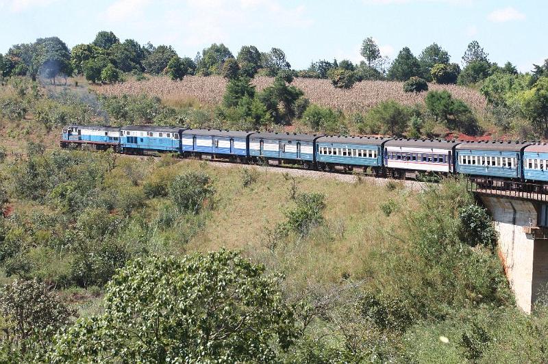 tansA002.jpg - TAZARA-Zug von Sambia nach Tansania