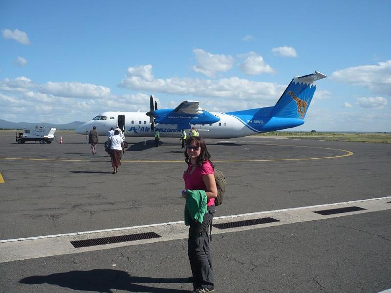 tansE001A.jpg - mit Tanzair von Arusha nach Sansibar